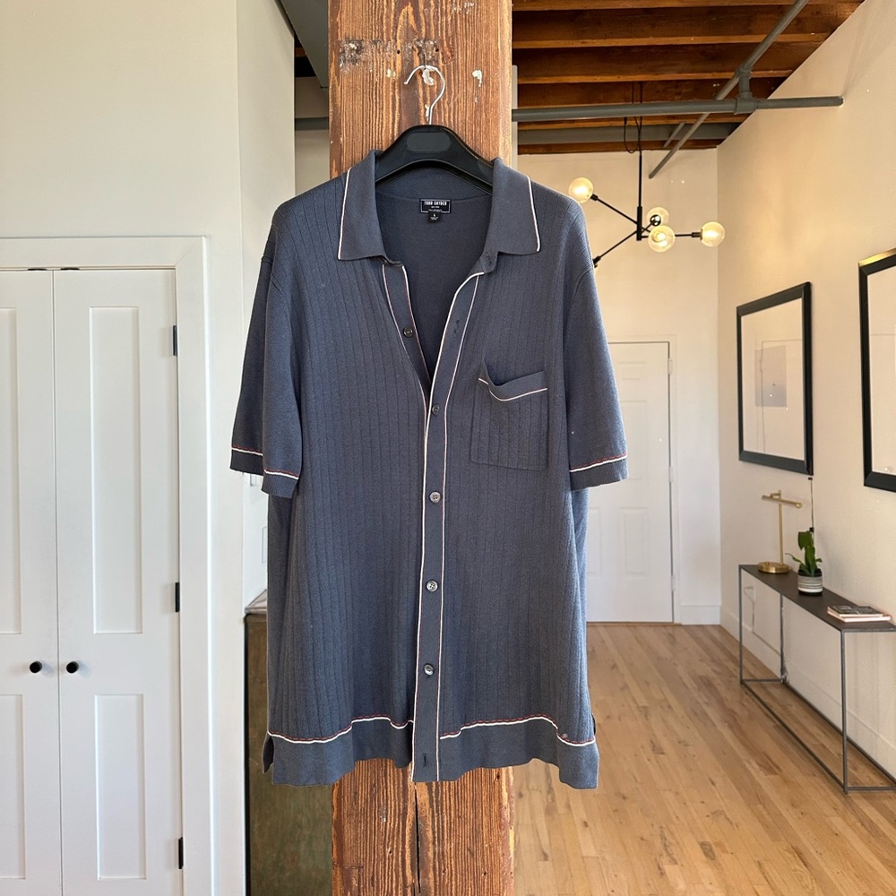 TODD SNYDER (Men’s L) Short Sleeve Polo